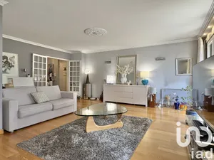 Apartment in Paris (75013)