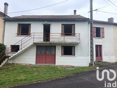 Village house in Marval (87440)