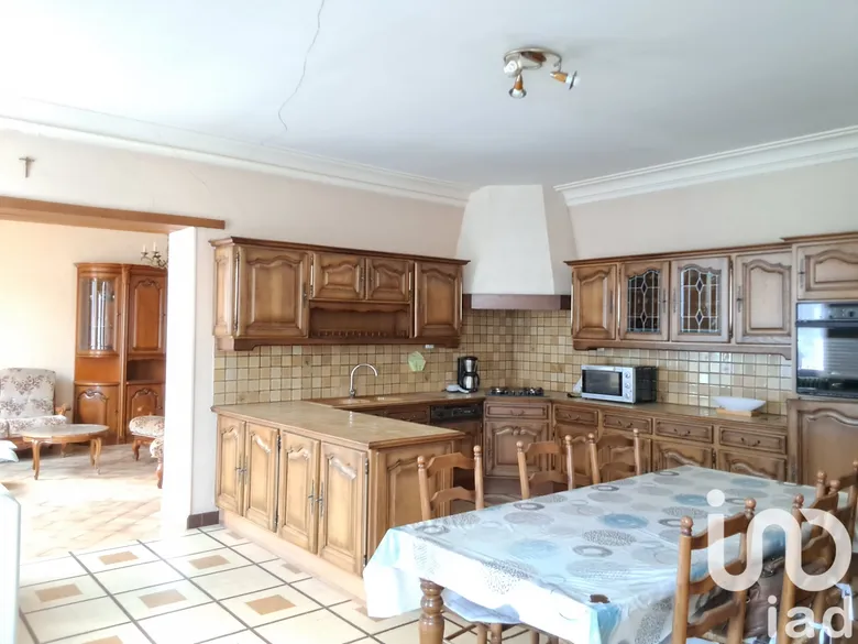 Maison 5 pièces 192 m² · à Candé · 192 m² · 210 000 €
