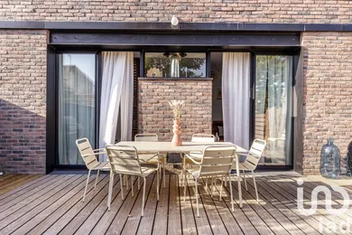 Townhouse in Bordeaux (33300)
