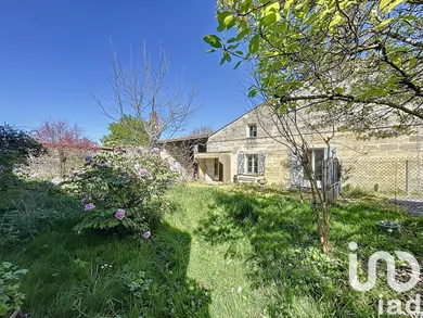 Maison à Saint-Médard-de-Guizières (33230)