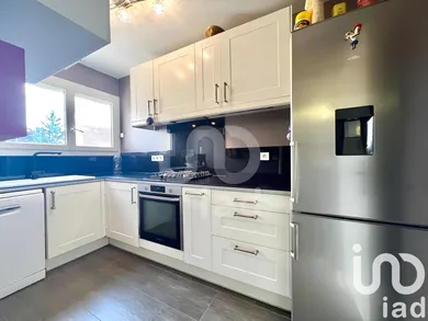 Apartment in Ozoir-la-Ferrière (77330)