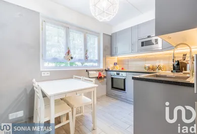 Apartment at Chilly-Mazarin (91380)