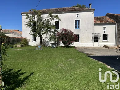 Traditional house at Fontenille-Saint-Martin-d'Entraigues (79110)