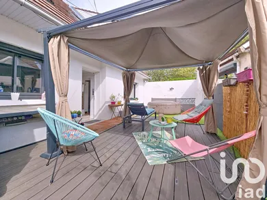 House at Lisses (91090)