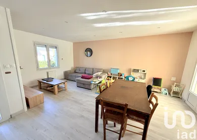 House in Bais (53160)