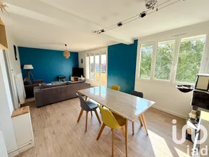 Apartment at Laval (53000)