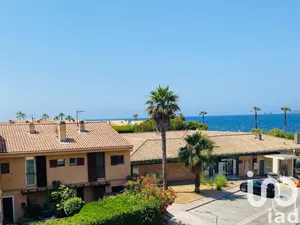 Apartment at Saint-Mandrier-sur-Mer (83430)