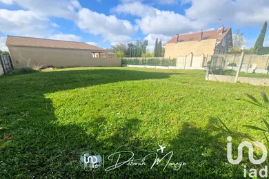 Building plot at Gargenville (78440)