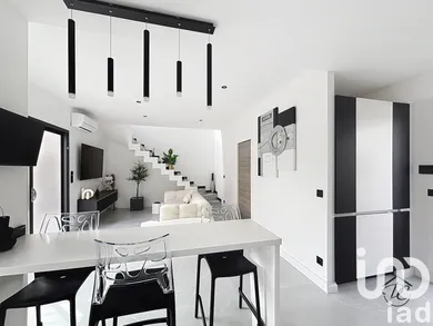 Architectural house at Marseillan (34340)