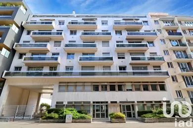 Apartment in Montreuil (93100)