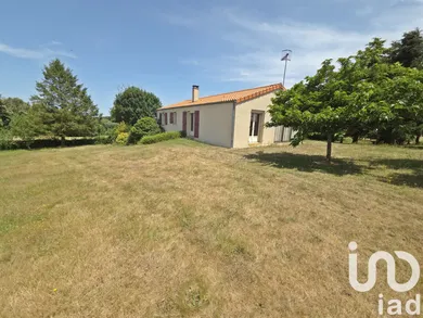 Traditional house in Montournais (85700)