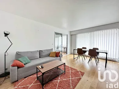 Apartment at Paris (75019)