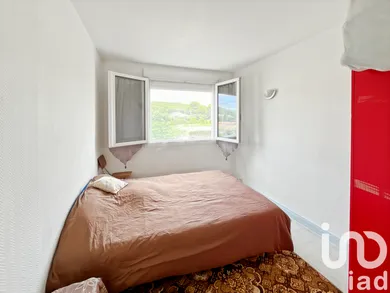 Appartement à Saint-Nazaire (30200)