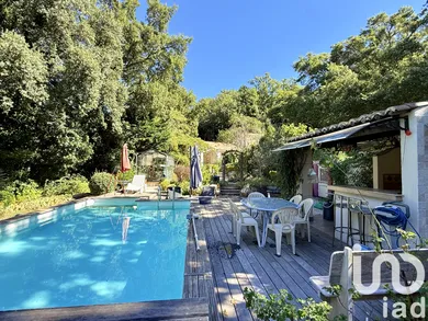Maison traditionnelle à La Garde-Freinet (83680)