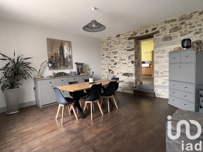Maison 6 pièces 162 m² · à La Châtaigneraie · 162 m² · 239 000 €