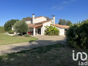 Park home at Meursac (17120)