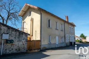 Building in Saint-Cyr (87310)