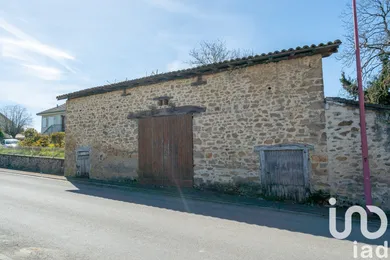 Immeuble à Saint-Cyr (87310)