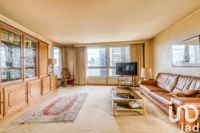 Apartment in Puteaux (92800)