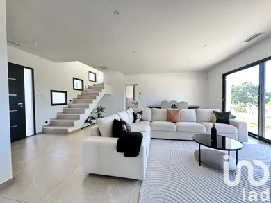 House in Saint-Gilles (30800)