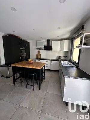 Detached house at Eaubonne (95600)