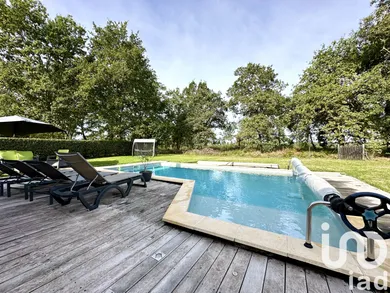 House at Saumos (33680)