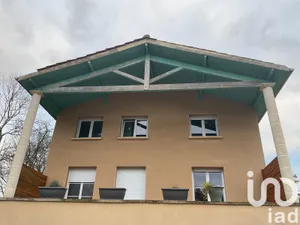 Building at Cluny (71250)