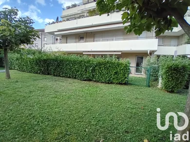 Apartment in Villefranche-sur-Saône (69400)