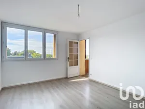 Apartment in Bry-sur-Marne (94360)