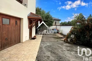 House at La Côte-Saint-André (38260)