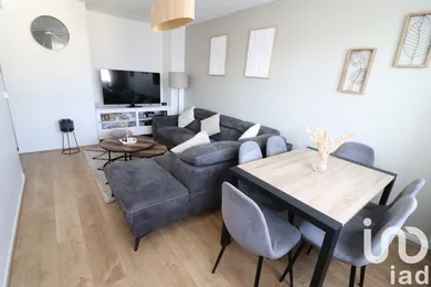 Apartment in Avon (77210)