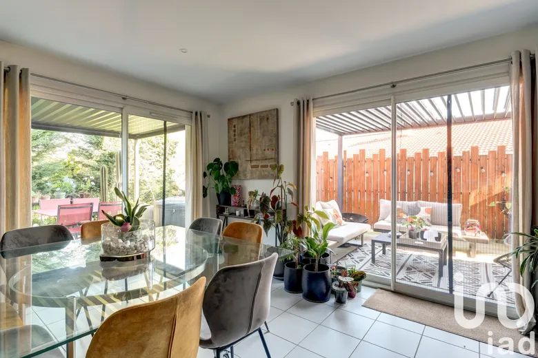 Maison 5 pièces 112 m² · à Saint-Genis-les-Ollières · 112 m² · 465 000 €