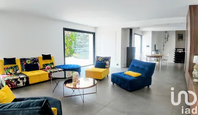 Maison d'architecte à Sury-le-Comtal (42450)