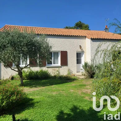 House at Magné (79460)