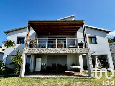 Maison à Sainte-Marie (97438)