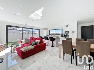 House at Pia (66380)