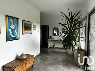 Architectural house in Vernègues (13116)