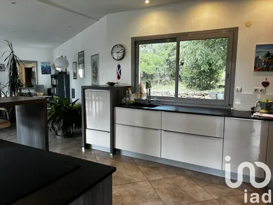 Architectural house at Vernègues (13116)