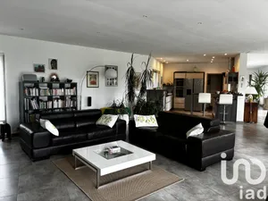 Maison d'architecte à Vernègues (13116)