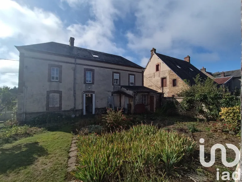 Maison 8 pièces 135 m² · à Planches · 135 m² · 90 000 €