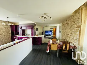 Building at Salornay-sur-Guye (71250)