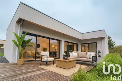 Architectural house at Saint-Laurent (08090)