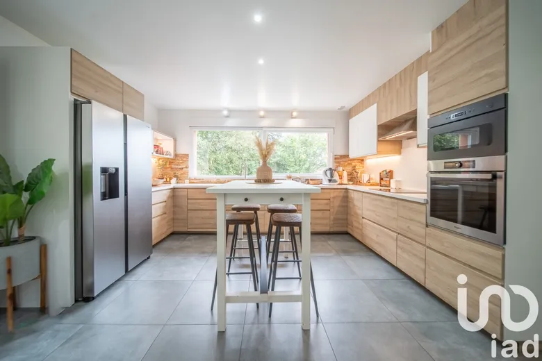 Maison 7 pièces 165 m² · à Thil · 165 m² · 489 000 €