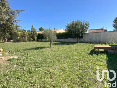 Terrain à bâtir à Pourrières (83910)