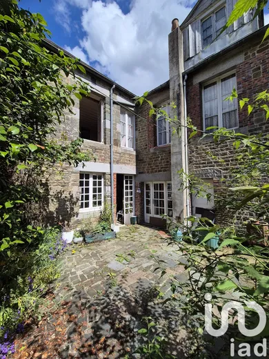 Maison de village à Tessy-Bocage (50420)