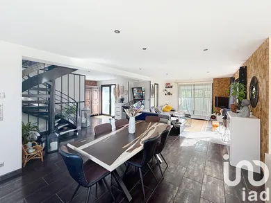 House in Harcourt (27800)