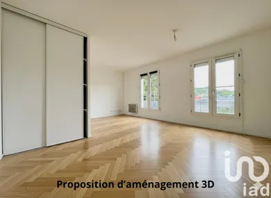 Apartment at Le Plessis-Robinson (92350)