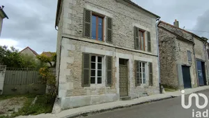 Maison de campagne à Saint-Cyr-les-Colons (89800)