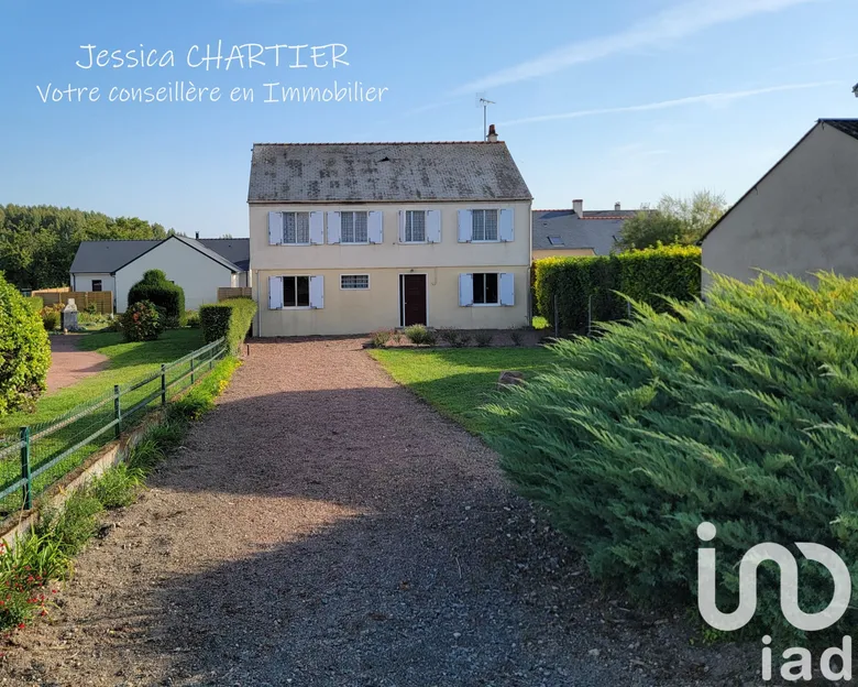 Immeuble 4 pièces 166 m² · à Distré · 165,7 m² · 199 500 €